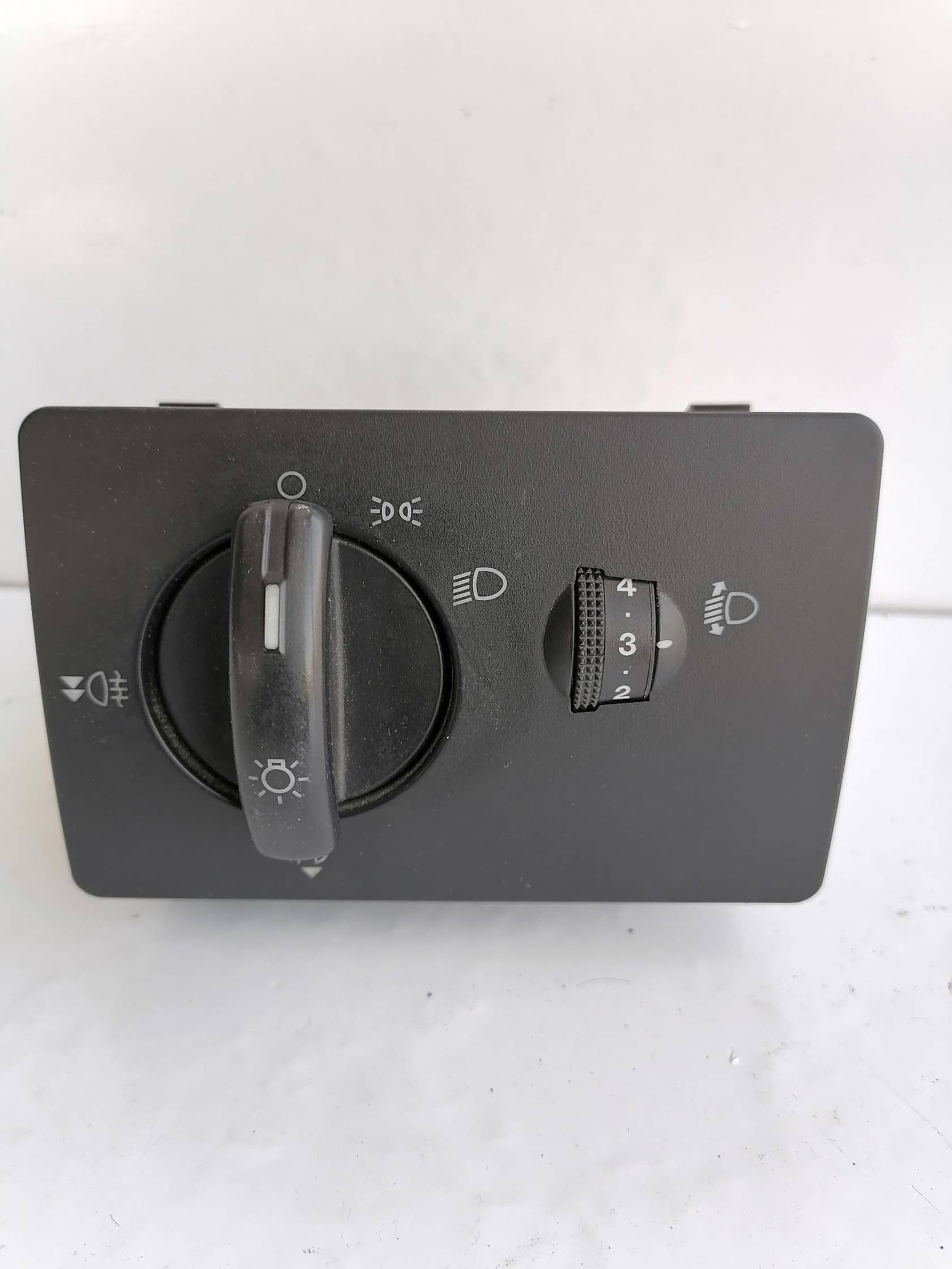 Interruttore pulsanti regolazione luci